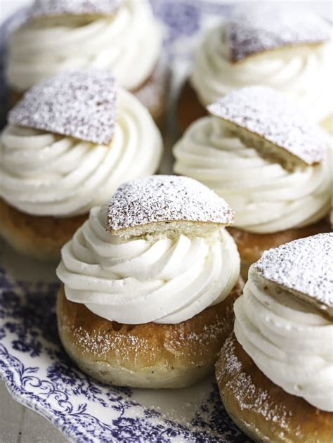 baka med frida semlor.